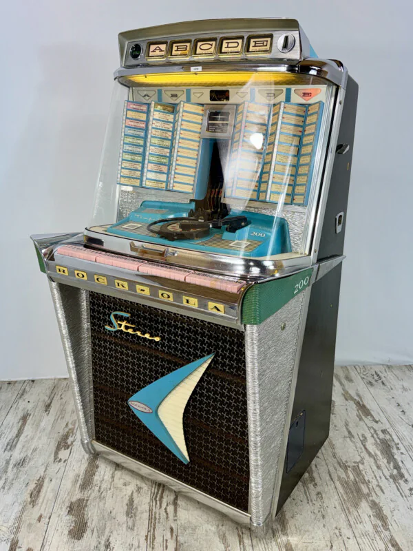 jukebox-rock-ola-1485-tempo-2-1960-200-selections-restoration-project Jukebox Rock-Ola Modèle 1485 Tempo 2 - Projet de Restauration - 200 Sélections (1960) – Image 1
